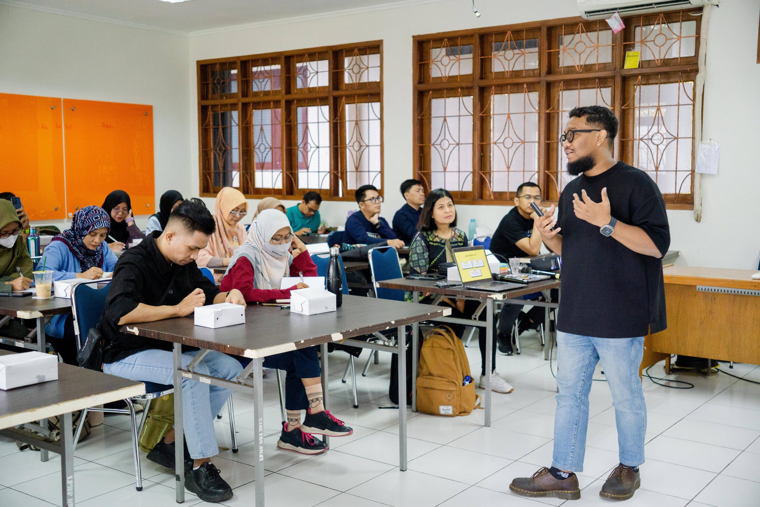 Mister Popo merupakan salah satu narasumber pelatihan influencer guru berdaya