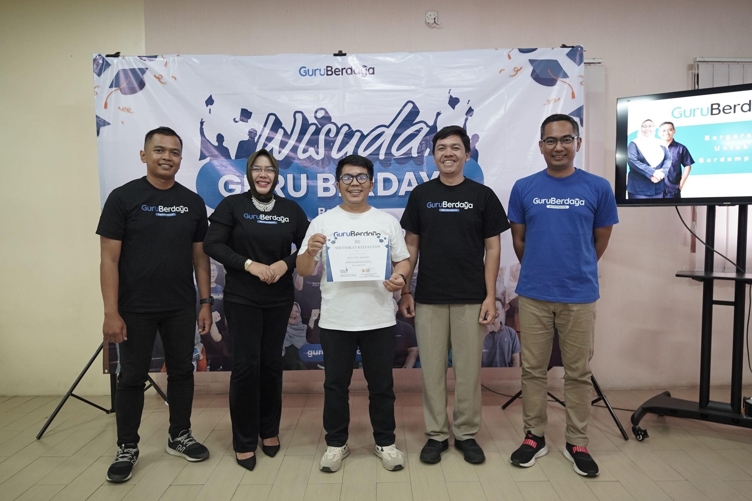wisuda guru berdaya dilangsungkan pada 23 februari 2025 di Graha Sinergi Mulia