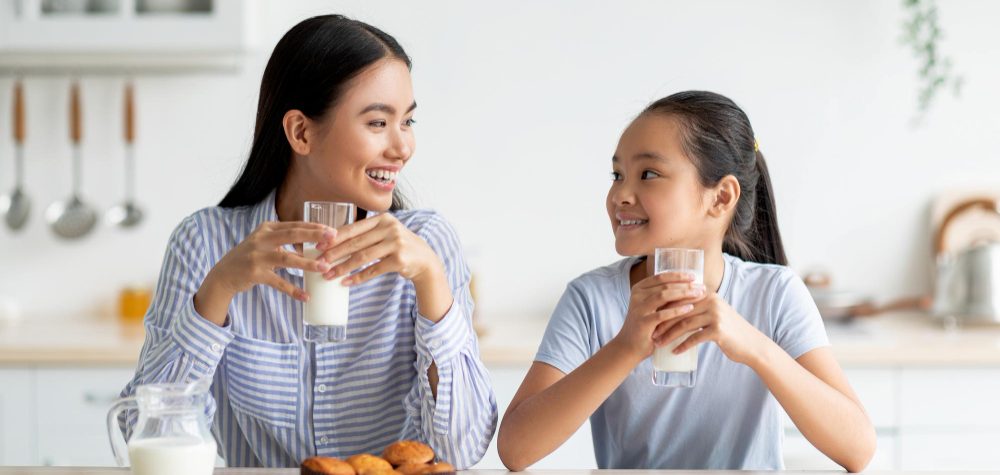 manfaat minum susu sebelum tidur sangat banyak, namun ketahui apa dampak positif dan dampak negatif minum susu