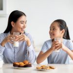 manfaat minum susu sebelum tidur sangat banyak, namun ketahui apa dampak positif dan dampak negatif minum susu