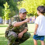 pendidikan anak dan remaja di barak militer memiliki dampak positif dan negatif